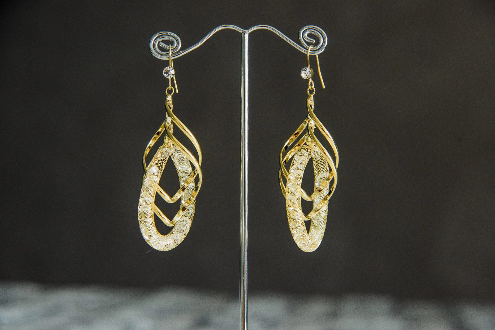 Uhani so zelo lep modni dodatek